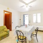Atena Flat - Prázdninový dům